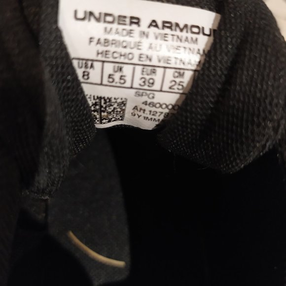 Under Armour Kleats - Worn Once Size 8 - Picture 3 of 5